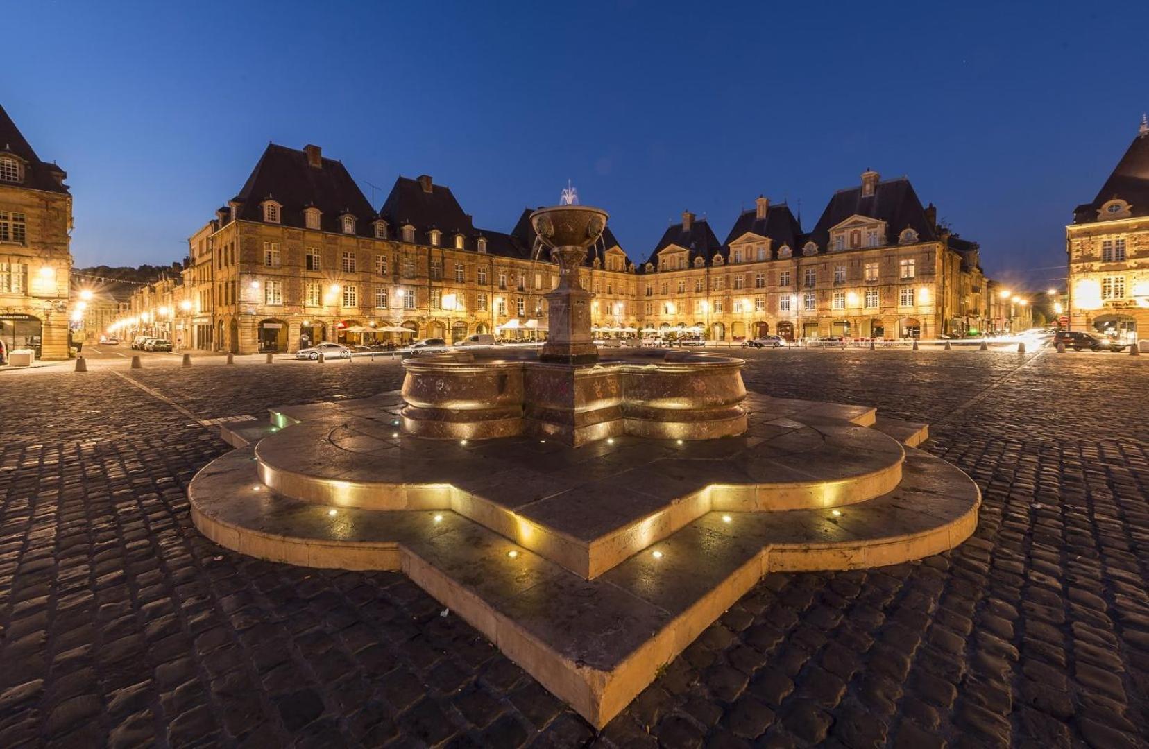Budget Avec Parking Au Centre-ville * Charleville-Mezieres